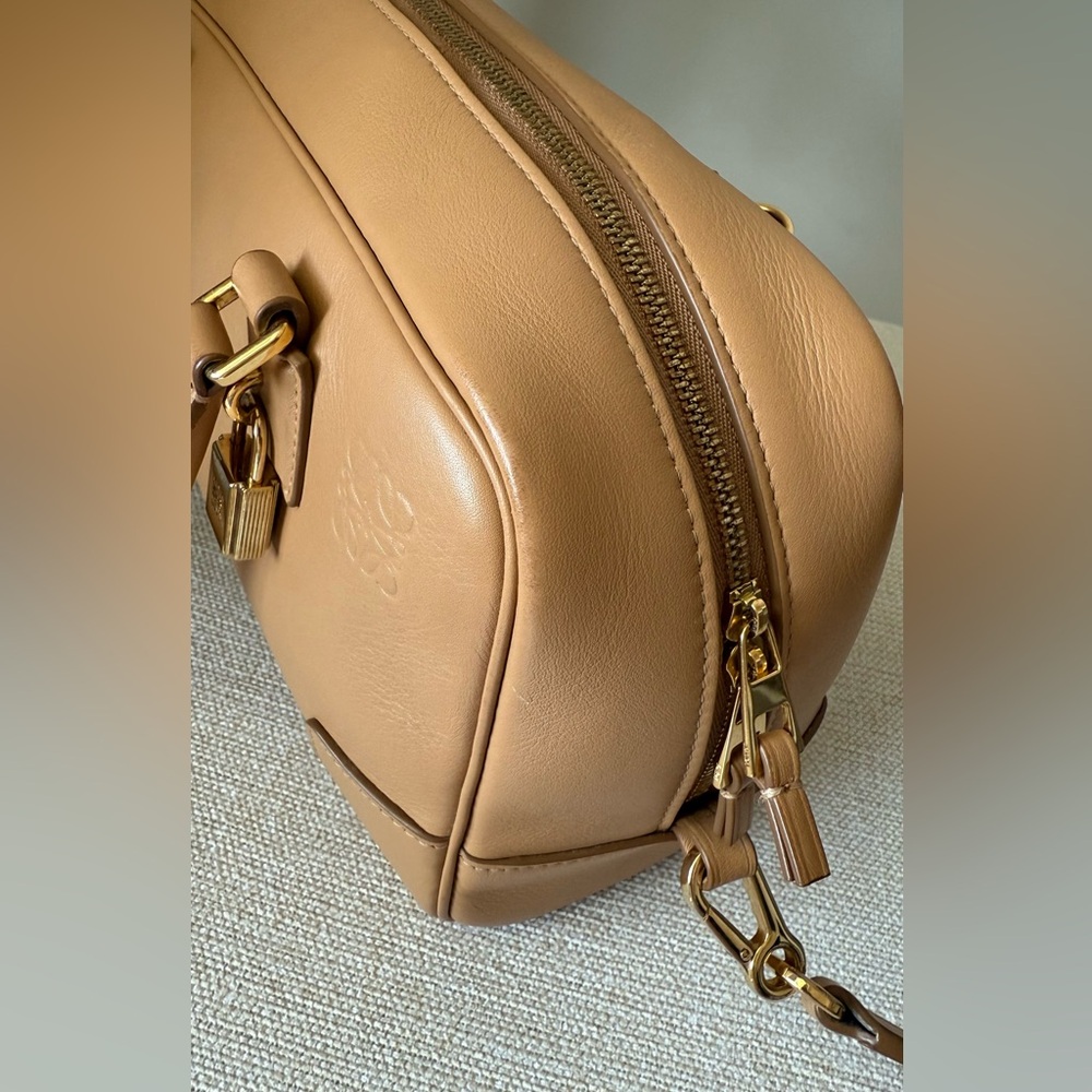 Loewe Retail-$3450 Amazona 23 Leather Bowling Bag in Warm Desert -good condition - Picture 13 of 16